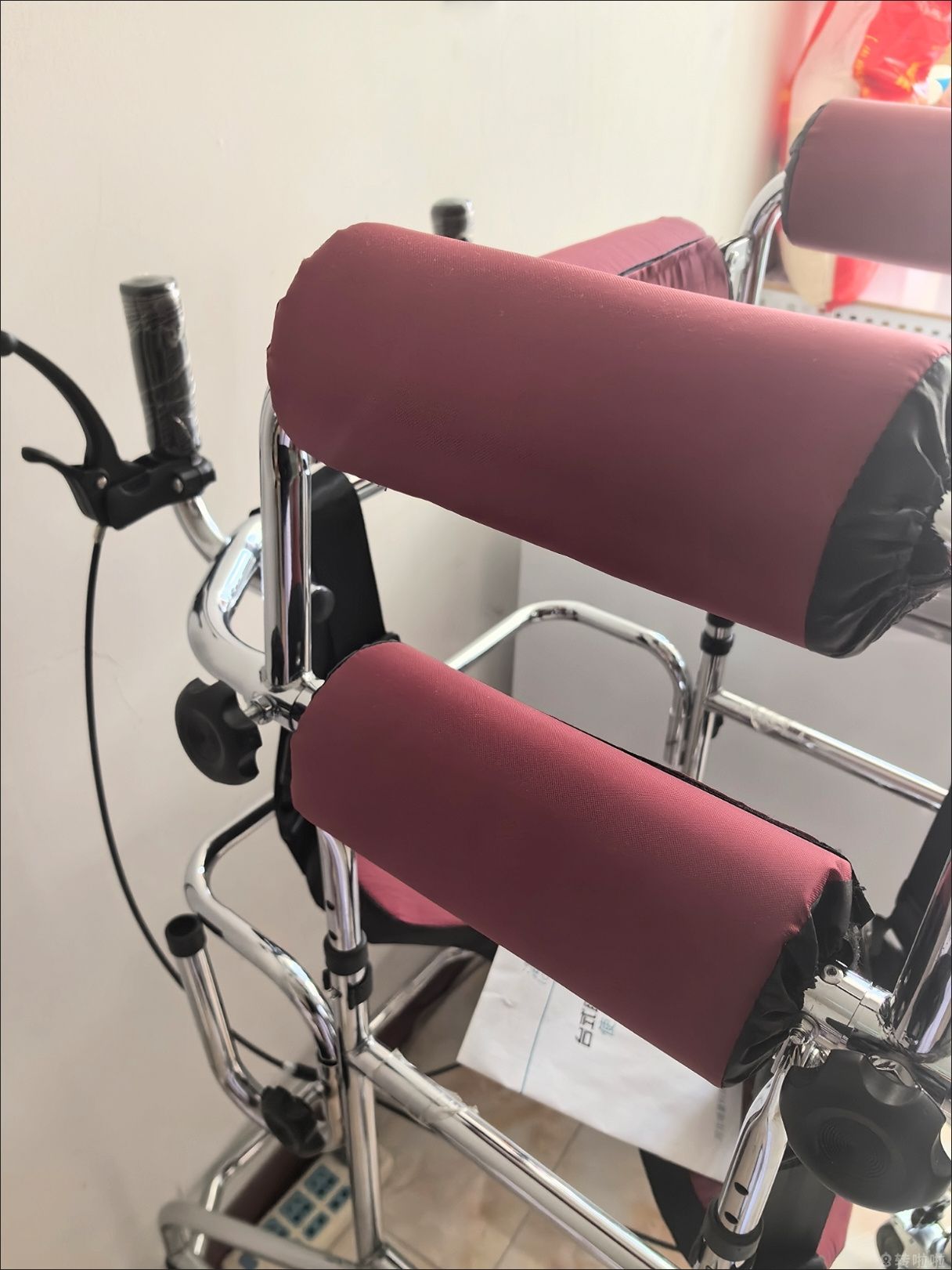 老人康复行走助行器 99新 老人不用，所以转让